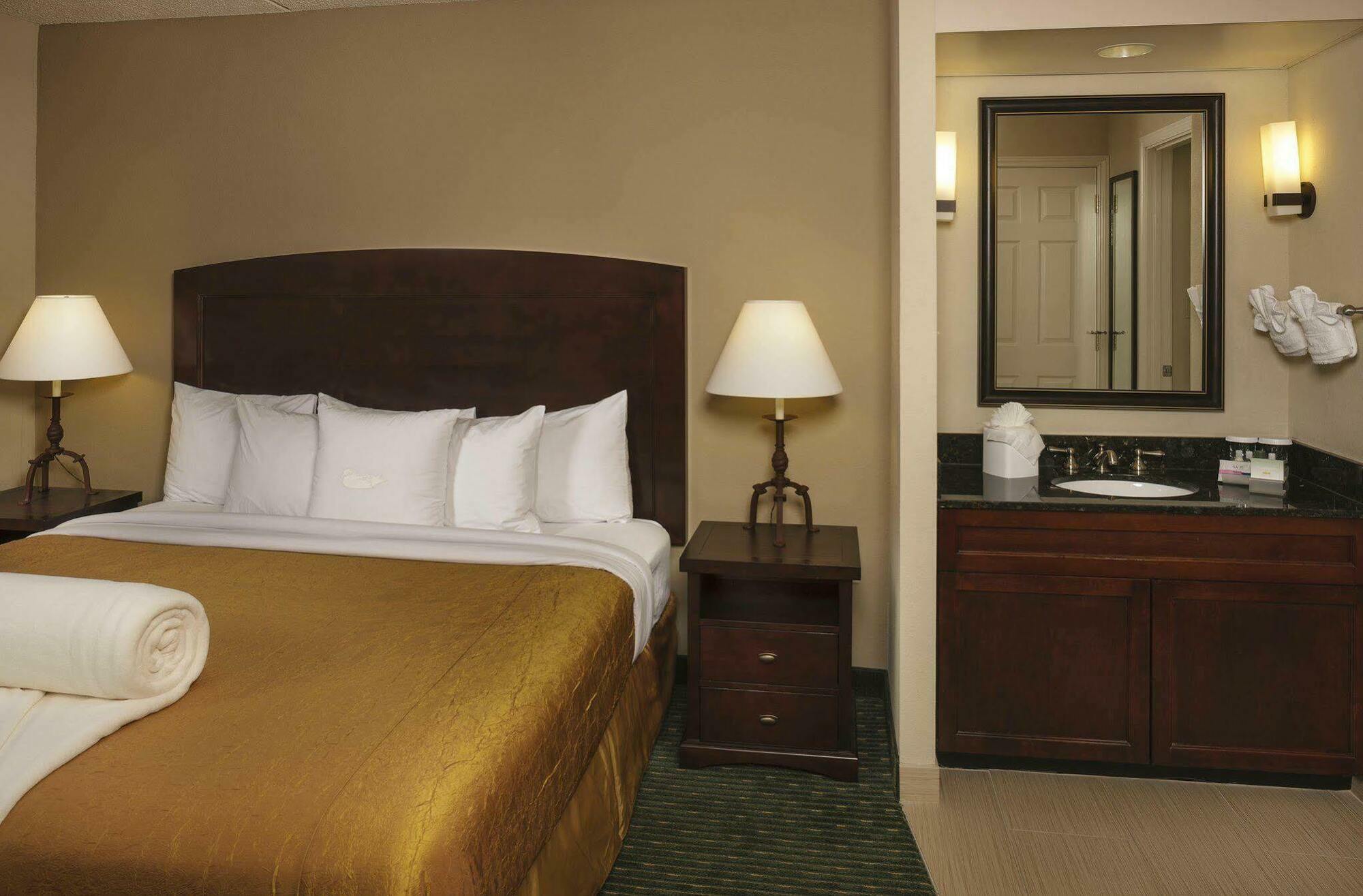 Homewood Suites By Hilton Dallas Market Center Стая снимка